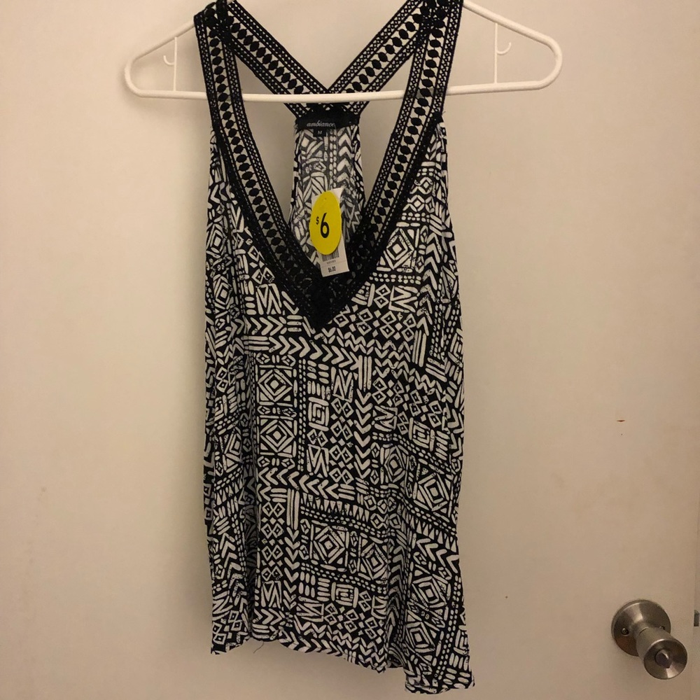 Black&white woven tank top